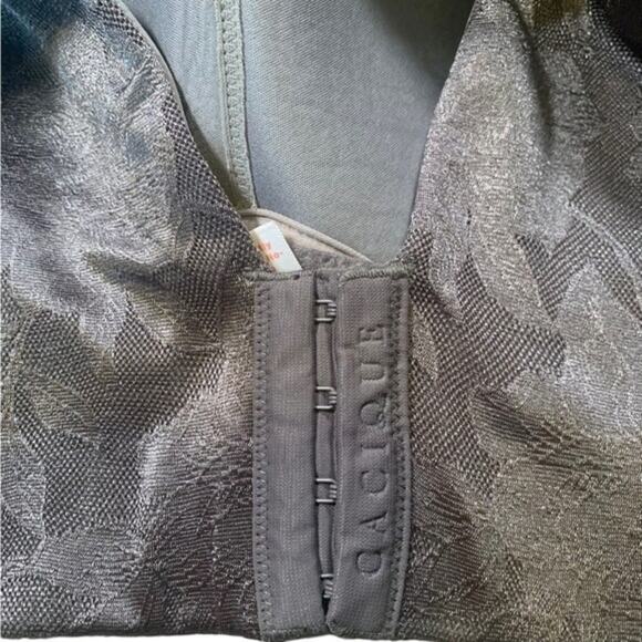 Cacique Lightly Lined No Wire Bra Gray Floral Size 44DD - Picture 6 of 8